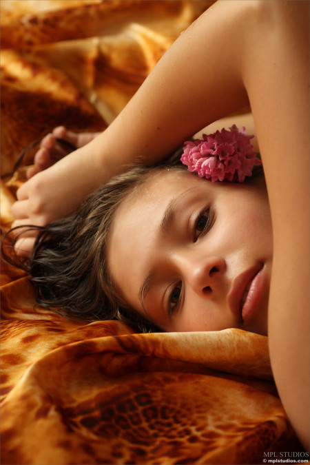 Летняя сенсуальность: девушка Лидия А