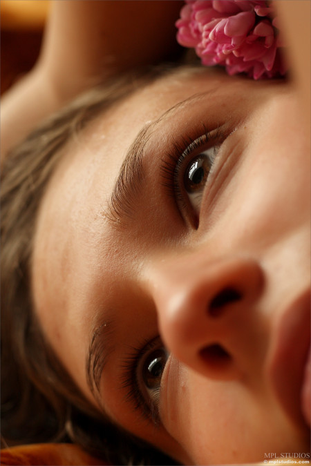 Летняя сенсуальность: девушка Лидия А