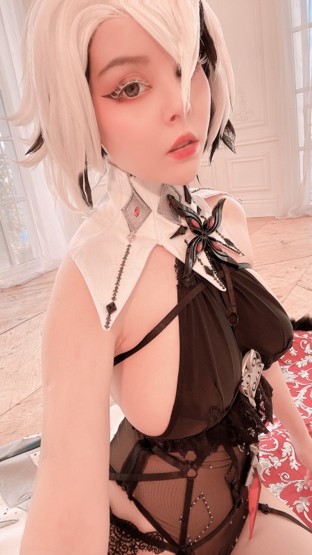 Соблазнительная фотосессия модели Хелли фон