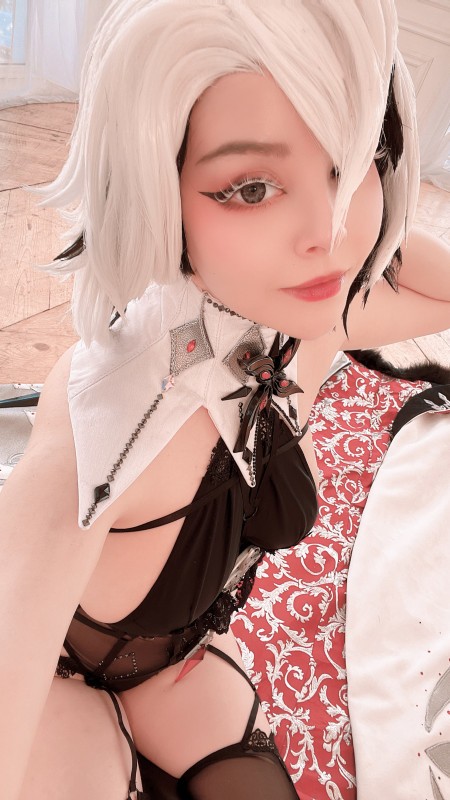 Соблазнительная фотосессия модели Хелли фон