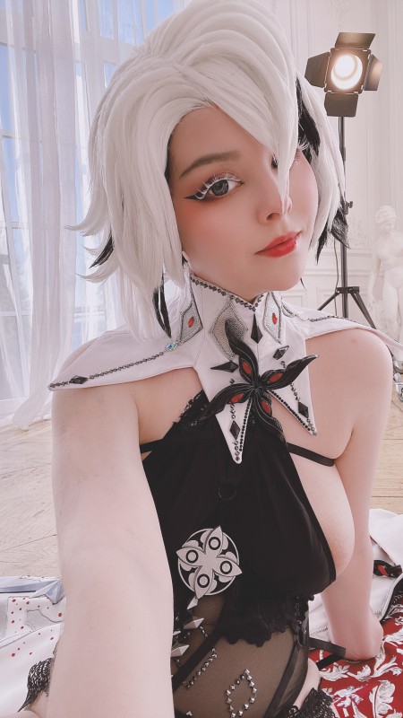 Соблазнительная фотосессия модели Хелли фон