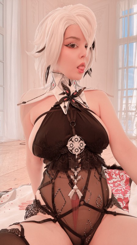 Соблазнительная фотосессия модели Хелли фон