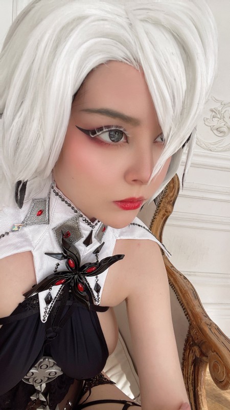 Соблазнительная фотосессия модели Хелли фон