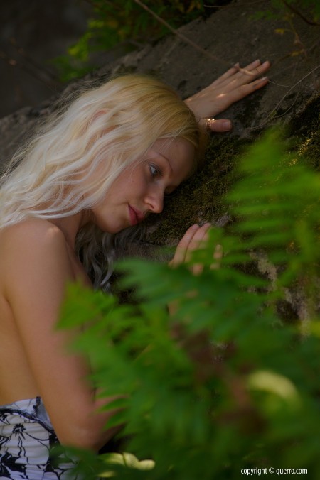 Очарование природы: Тслата в летнем платье