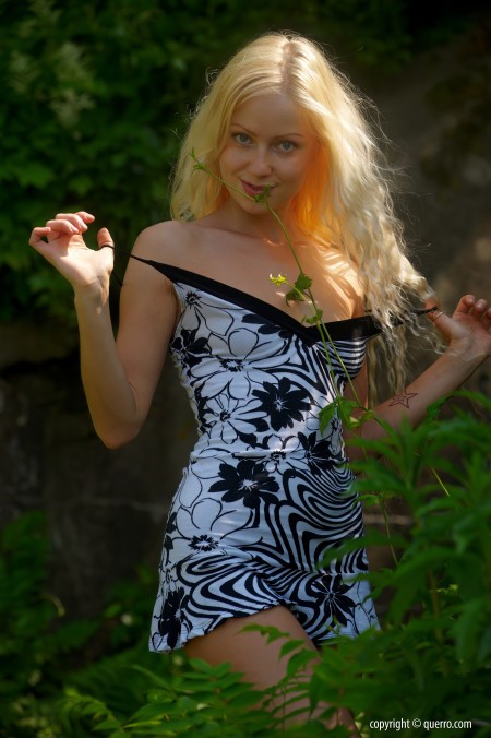 Очарование природы: Тслата в летнем платье