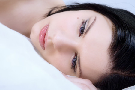 Изящная модель Бель А в эротической фотосессии