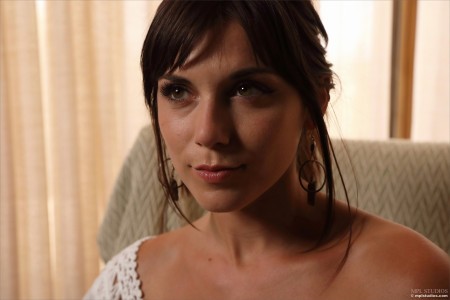 Элена Генери: чувственность и гламур