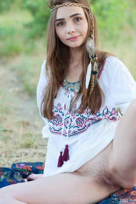 Сенсационная летняя фотосессия на лугу