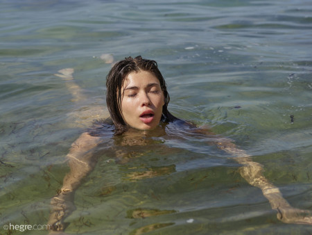 Летнее наслаждение: Анна на природе