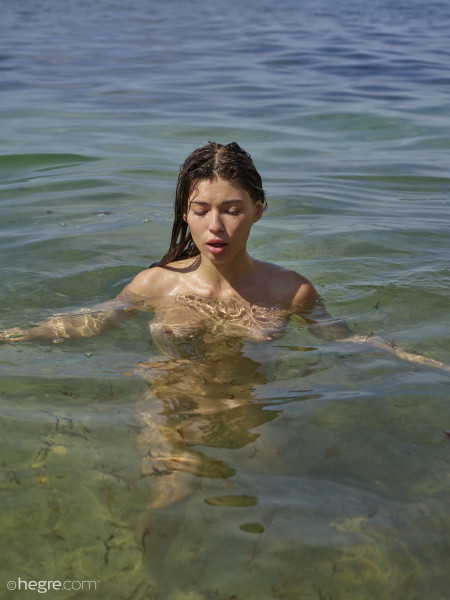 Летнее наслаждение: Анна на природе